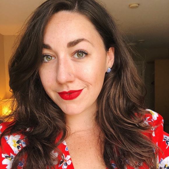 Meet your Posher, Emily - Picture 1 of 1